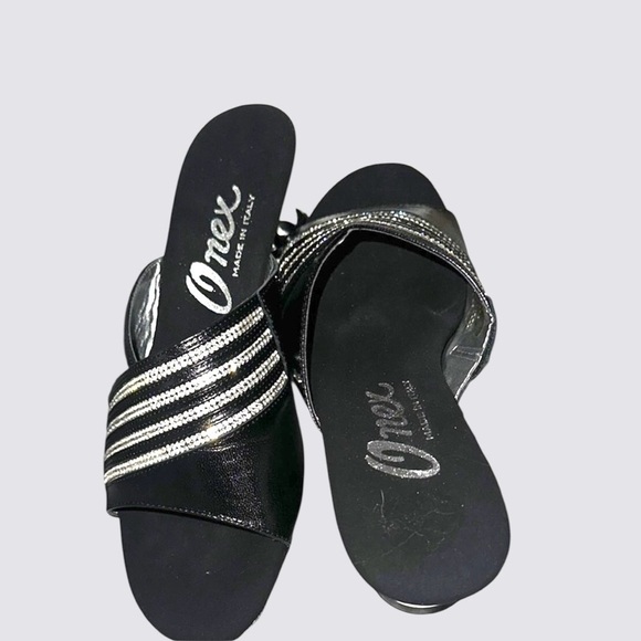 Onex Maxine Black Leather Kitten Heel Size 6 Made In Italy - Picture 2 of 3